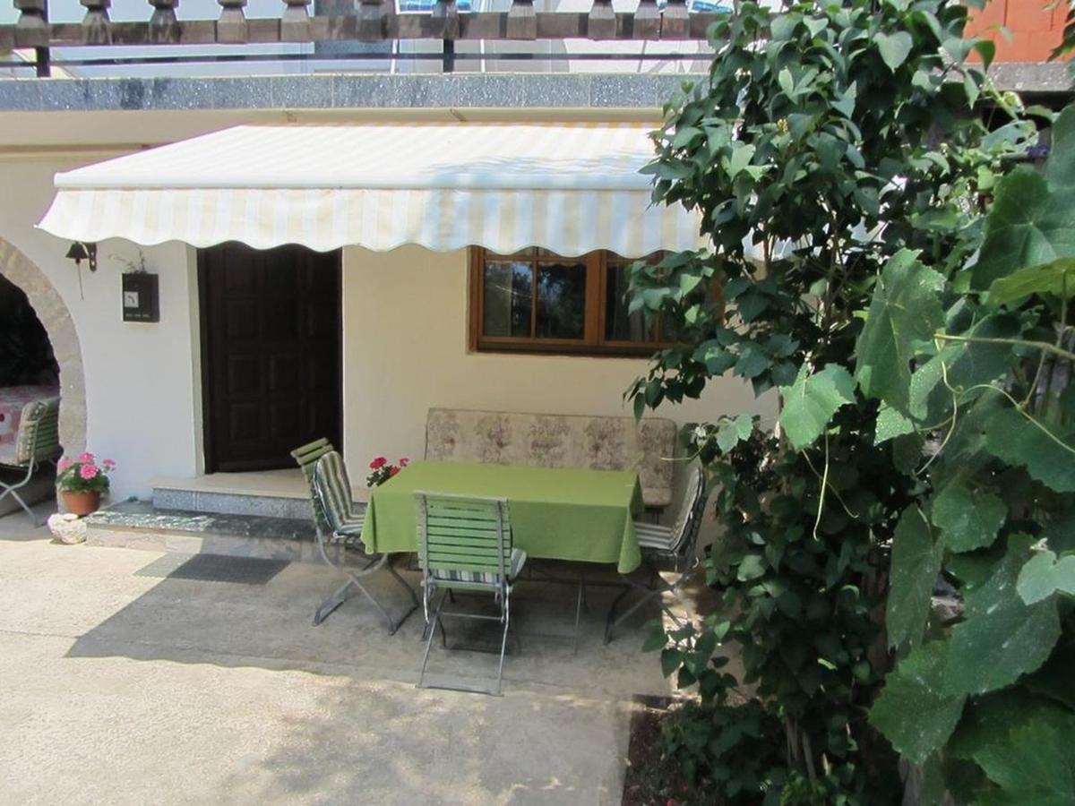 Apartments Marijana Srsici Exterior photo